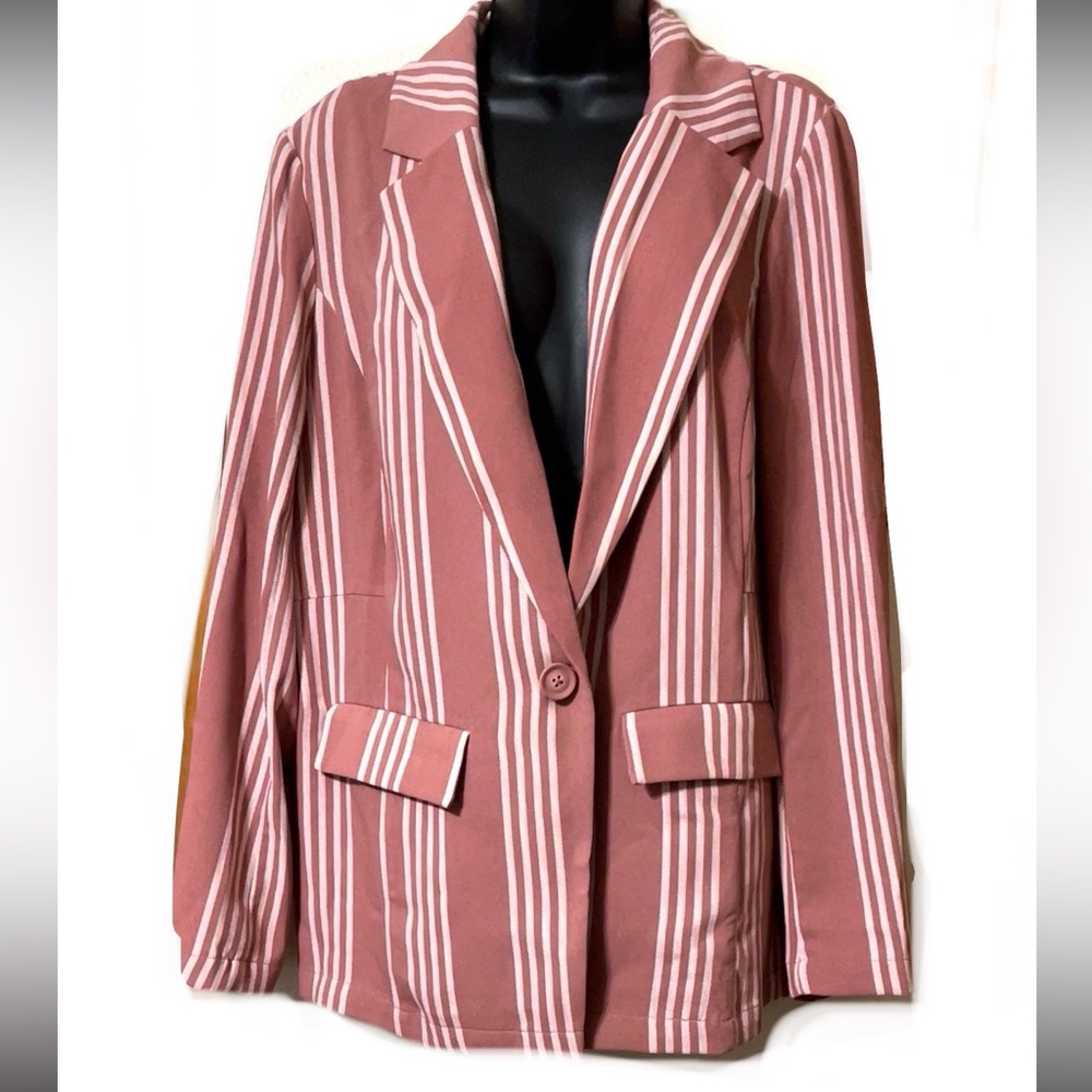 🆕🌼TORRID Boyfriend Blazer🌼 - Picture 2 of 16